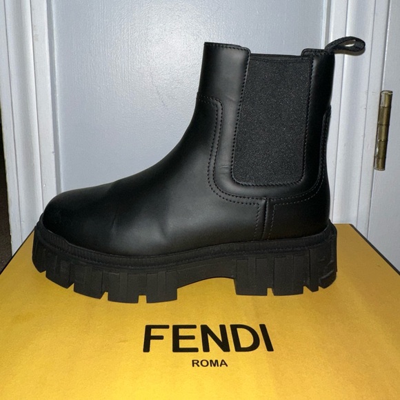 Leather Fendi Boots with FF logo on trim! - Picture 6 of 11